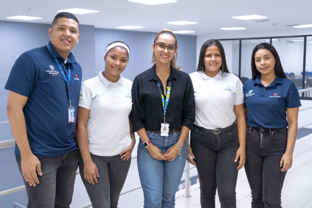 beneficiarias de la agencia de empleo comfenalco